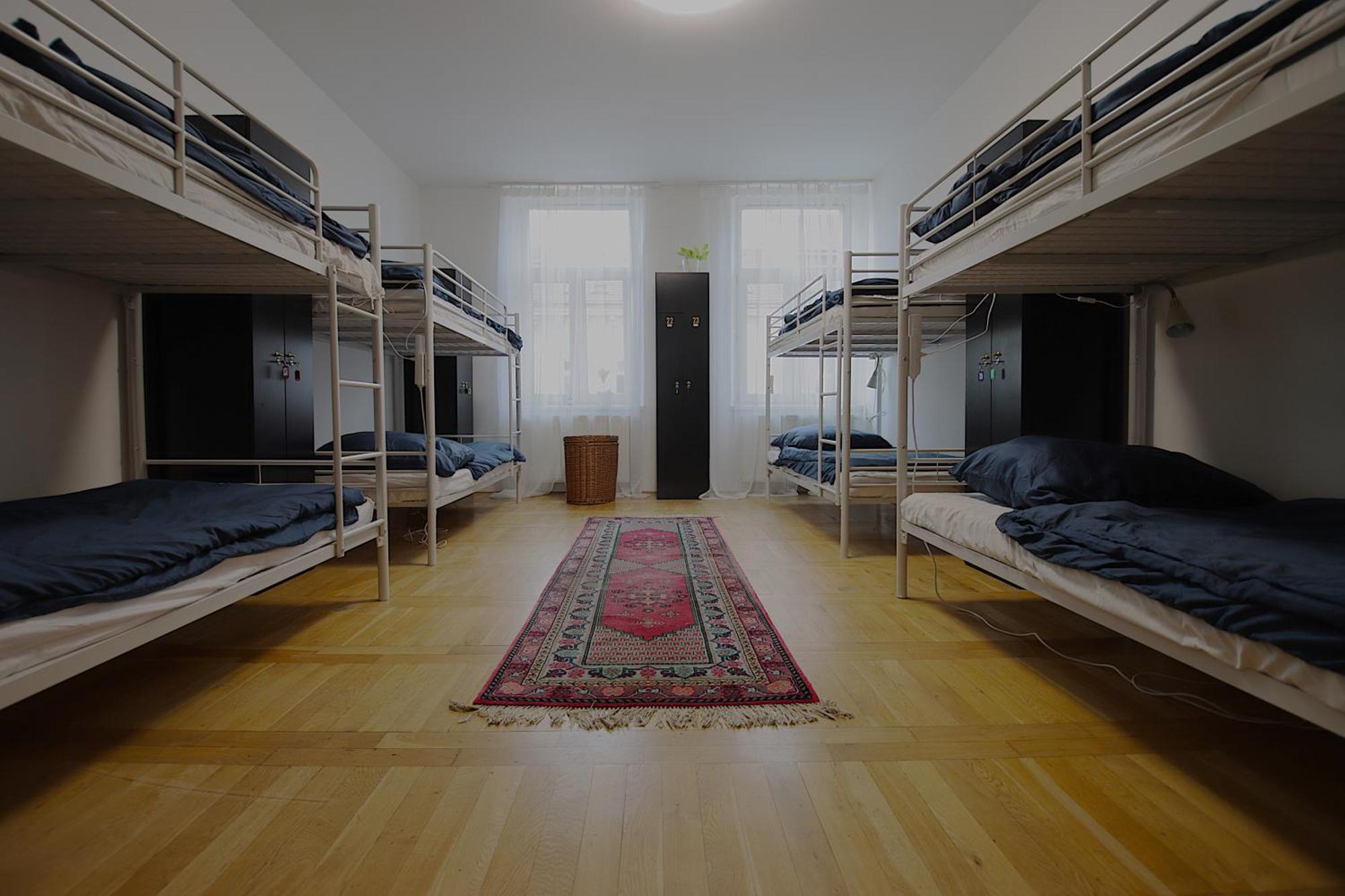 In Hostel Прага Экстерьер фото