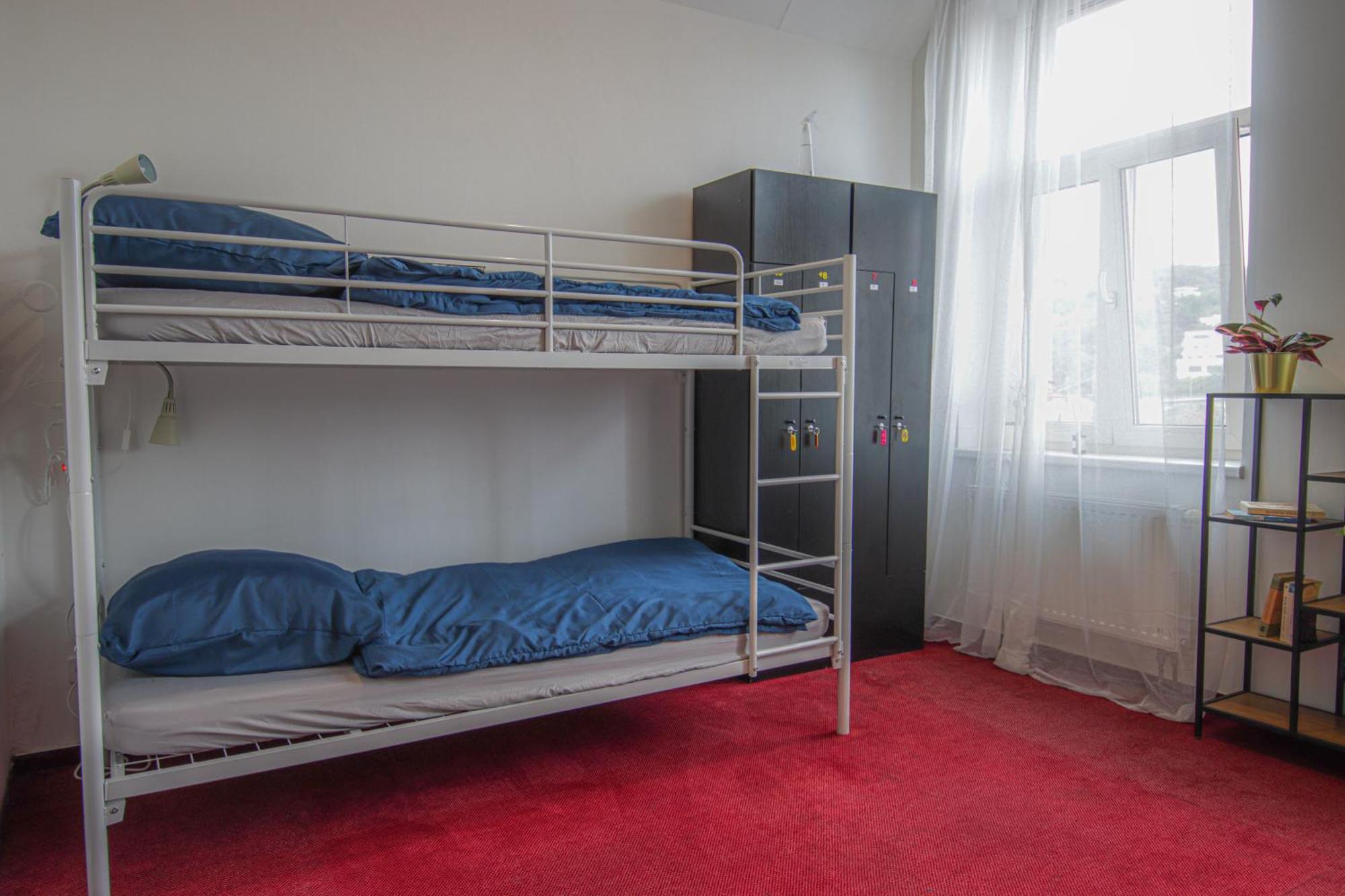In Hostel Прага Экстерьер фото