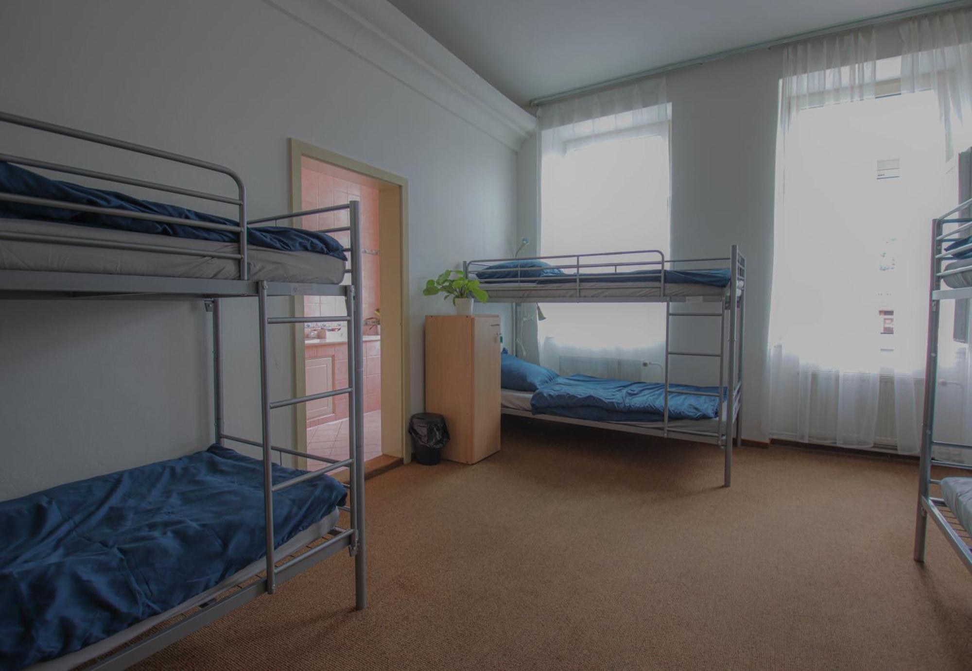 In Hostel Прага Экстерьер фото