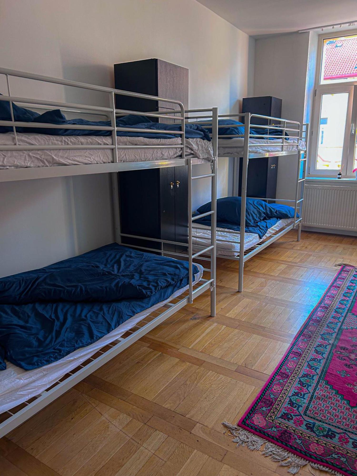 In Hostel Прага Экстерьер фото