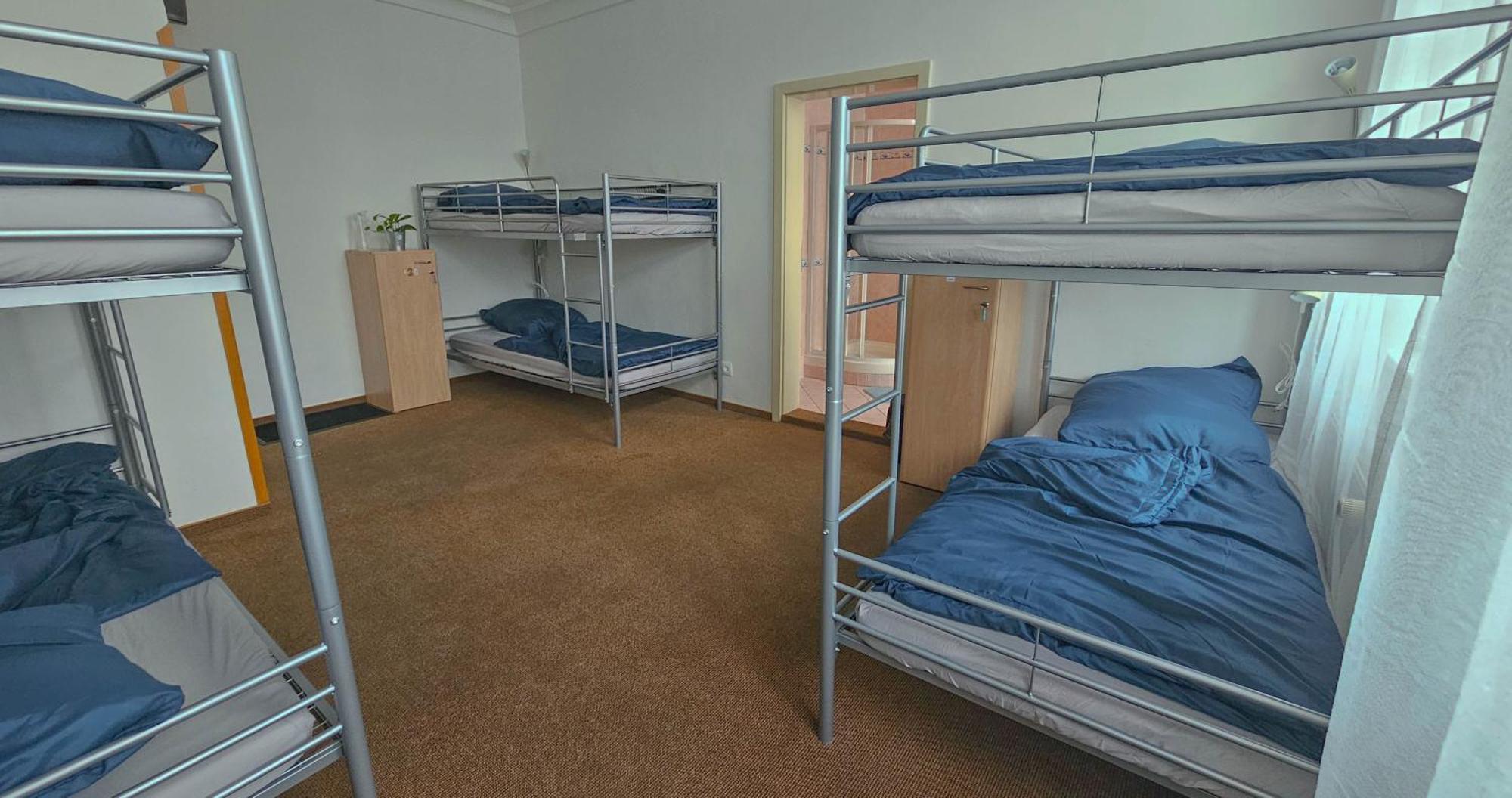 In Hostel Прага Экстерьер фото