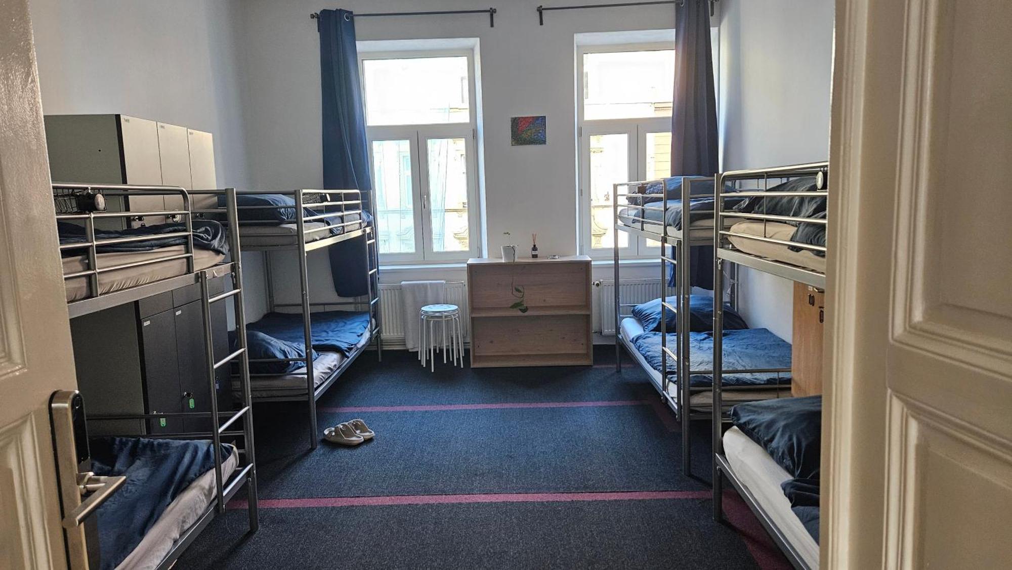 In Hostel Прага Экстерьер фото